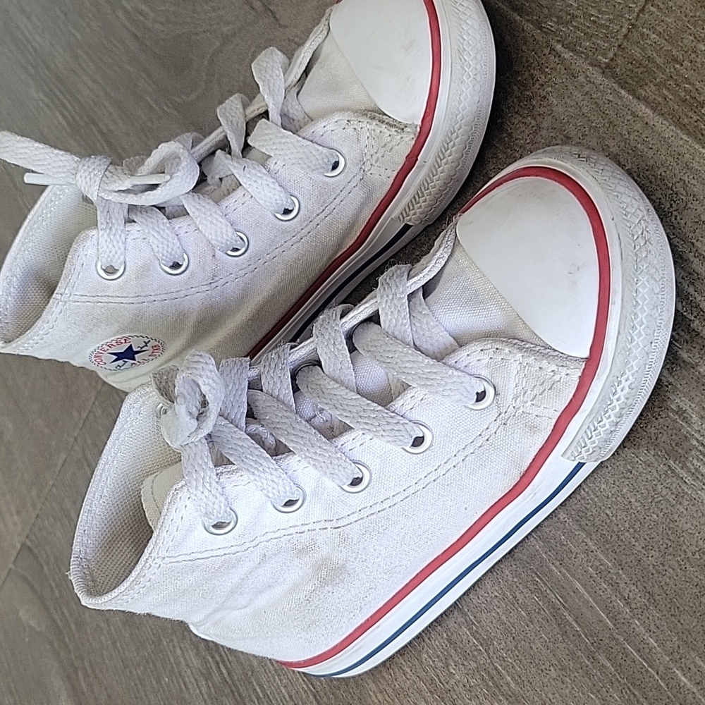 Converse - Picture 2 of 5